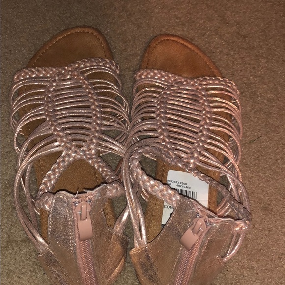 Forever size 10 shiny rose gold strappy sandals - Picture 7 of 8